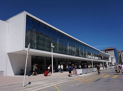 How to get to Gare De Cannes with public transit - About the place