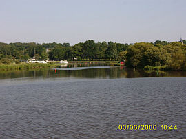 Oust nehri üzerindeki Glénac'taki marina