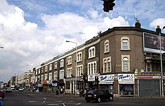 Selfridges dan royal High Road - geograph.org.inggris - 600174.jpg