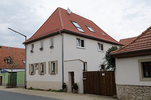 Großlangheim, Schwarzacher Straße 8, 001