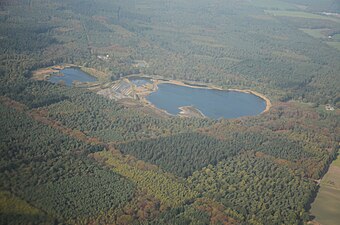 Het Groot- en Kleinmeer, gelegen in het bosrijke gebied tussen Wintelre en Vessem, is sinds 1990 aangewezen als beschermd natuurmonument en maakt onderdeel uit van het Natura 2000 gebied Kempenland-West.