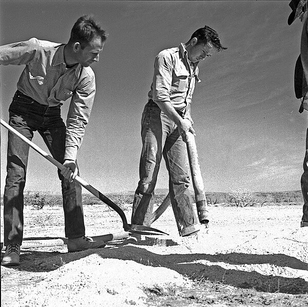 File:Gulf Oil Corporation, Waddell Gasoline Plant, West Texas (9575960321).jpg