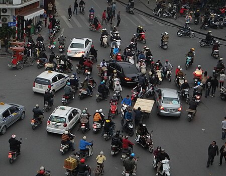 Tập_tin:Hanoi_-_Straßenverkehr_09.jpg