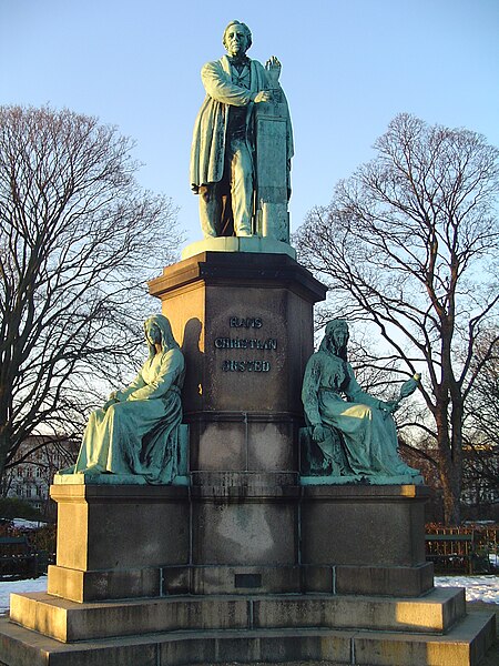 File:Hans Christian Ørsted statue (full).jpg