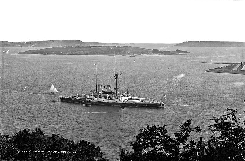 File:Harbour, Queenstown, Co. Cork (32504829973).jpg