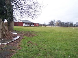 Kriketové hřiště Hatherley and Reddings, South Park - geograph.org.uk - 133882.jpg
