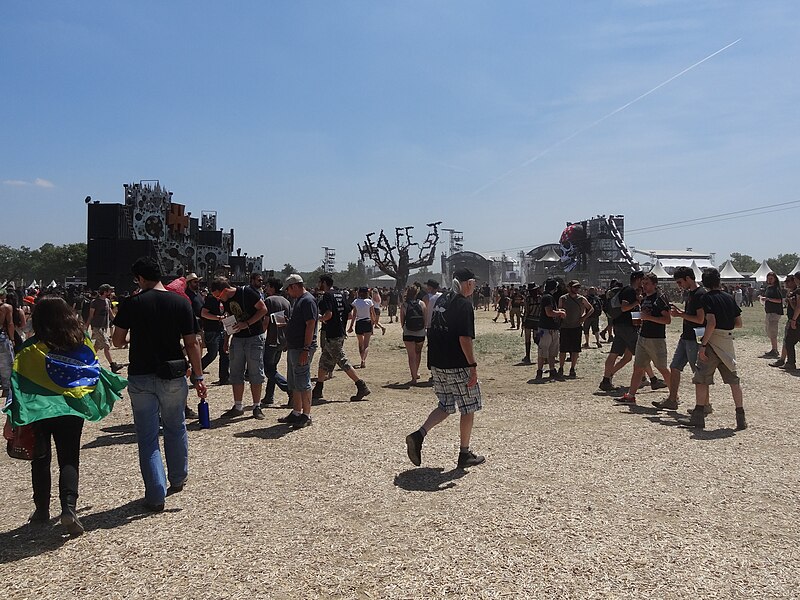 File:Hellfest 2014 festival area.jpg