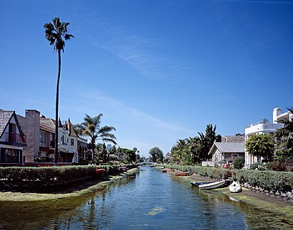 How to get to Venice Canals with public transit - About the place