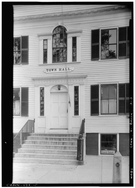 File:Historic American Buildings Survey (Fed.) Stanley P. Mixon, Photographer July 16, 1940 (C) EXTERIOR, DETAIL OF DOOR AND WINDOW, FRONT OF BUILDING FROM SOUTH WEST. - Town Hall, HABS CONN,8-BROOK,3-3.tif