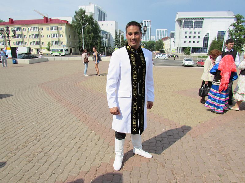 File:Holiday Bashkir national costume 66.jpg