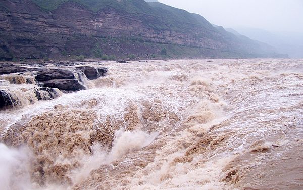 Красивая природа обилие бурных рек. Водопад Хукоу Сиань. Бурная Хуанхэ. Самая бурная река в мире. Самая бурная река в Китае.