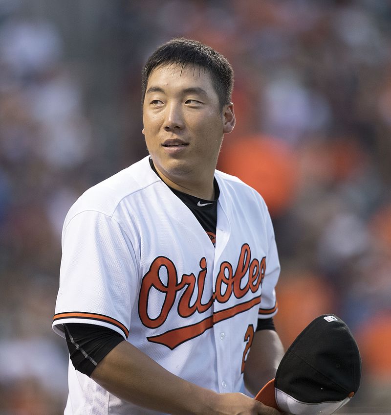 Fan throws can at Orioles' Hyun Soo Kim during wild card game