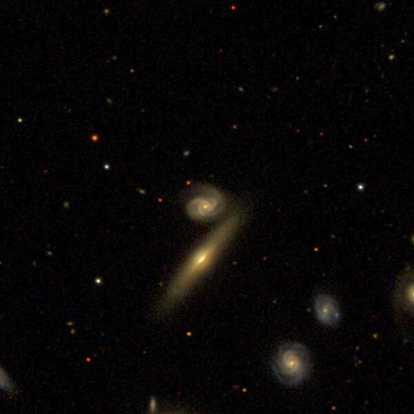 File:IC4370 - SDSS DR14.jpg