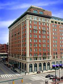The hotel's original 1913 wing. Indianapolis downtown - panoramio (3).jpg