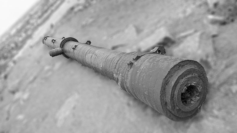 File:Iron Cannon On Hill Top Raichur.jpg