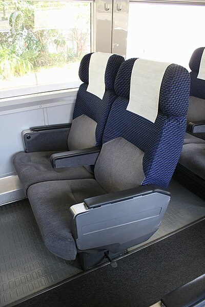 File:JRE series255 saro255-1 seat.jpg