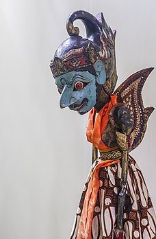 Une marionnette à tige de wayang golek (théâtre d'ombres javanais) représentant Ghathotkacha, l'un des personnages de l'épopée indienne du Mahabharata. (définition réelle 3 484 × 5 312)