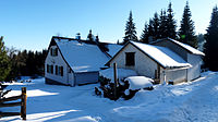 Čeština: Dům čp. 44 ve vsi Jelení na Medvědí stezce, což je naučná stezka v okrese Prachatice v okrese Prachatice, Jihočeský kraj. English: House No 44 in the village of Jelení on the educational trail Medvědí stezka (Bear Trail), Prachatice District, South Bohemian Region, Czech Republic.