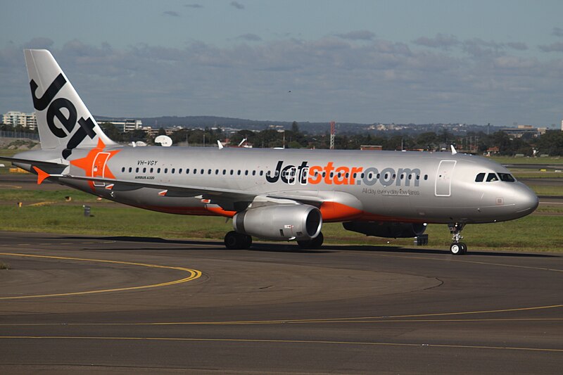 File:Jetstar Airways A320 (VH-VGY) @ SYD, June 2012.jpg