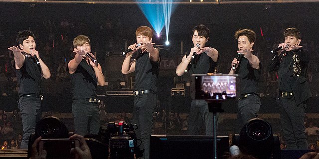 Shinhwa performing at KCON 2015
