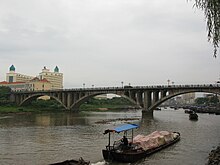 Ka Long old bridge on Ka Long river in Mong Cai, actual Nord-East border of China and Vietnam Ka Long River 2.JPG