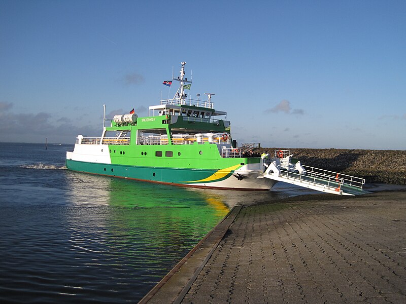 File:Kombifaehre Spiekeroog IV in Spiekeroog.jpg