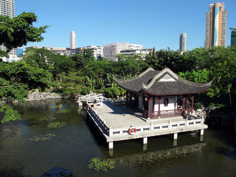 File:Kowloon Walled City Park View 3 201007.jpg