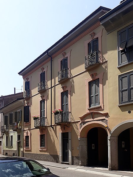 File:Lodi - edificio via Garibaldi 68-70.jpg