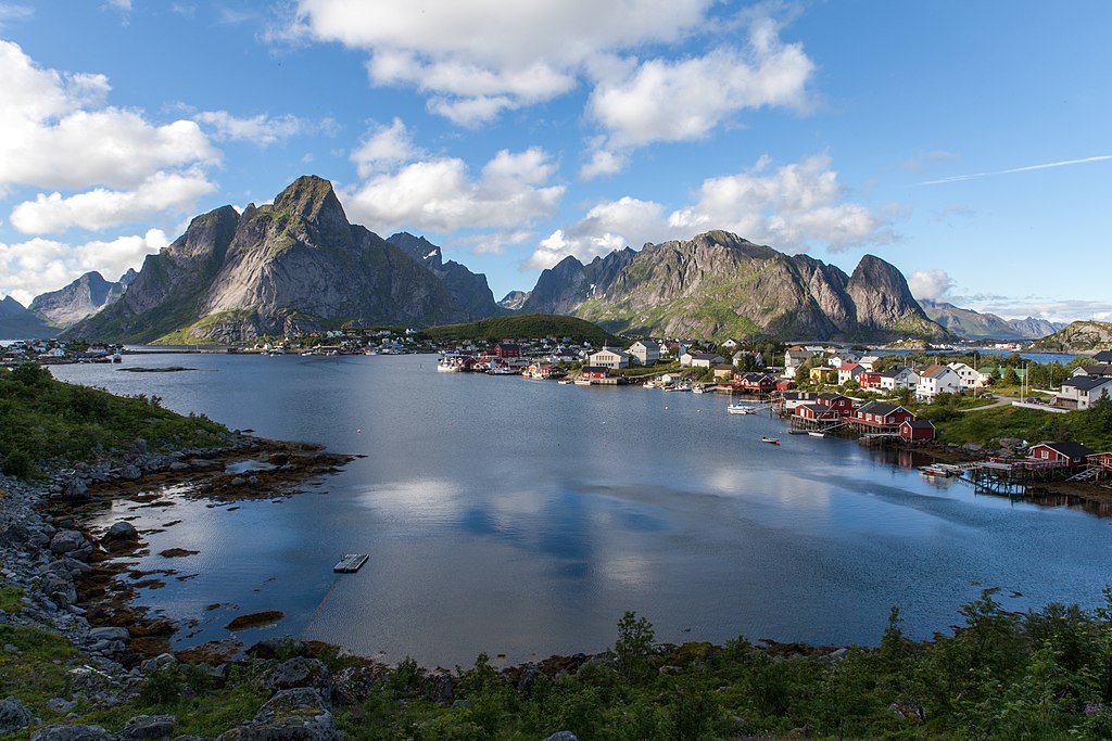 Lofoten, Norway (Unsplash Jytpy32vZMo).jpg