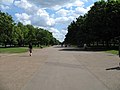 London, Hyde Park, The Broad Walk - panoramio.jpg