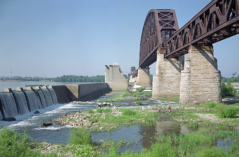 File:Looking SW from Clarksville, Indiana, with part of McAlpine Dam at left and Fourteenth Street Bridge at right a5g007.jpg