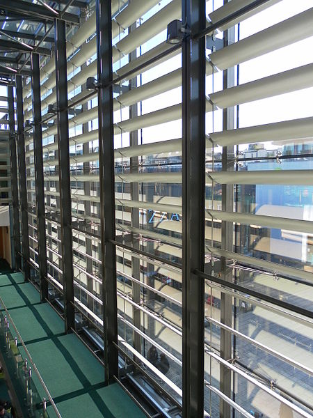 File:Louvre-style Screen inside Jubilee Library, Brighton.JPG