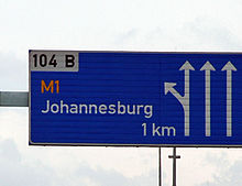 Un cartello sulla N3 che segnala l'uscita per Johannesburg. La M1 è una delle autostrade più trafficate di Johannesburg.