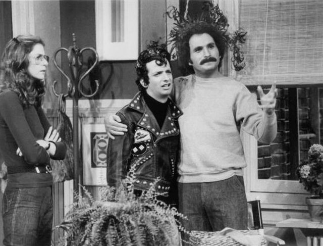 Kaplan in a scene from Welcome Back Kotter, with Marcia Strassman and Ron Palillo