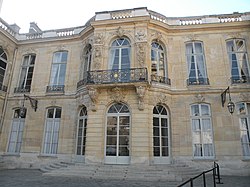 Matignon grande cour 5.JPG