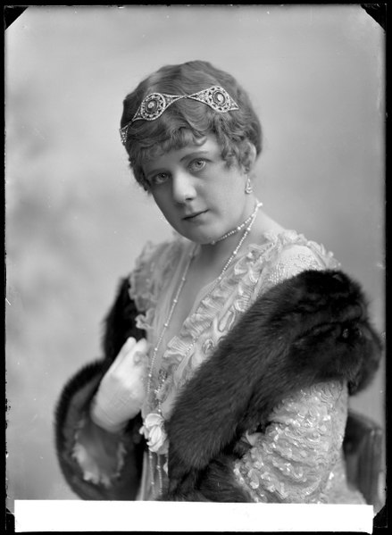 File:Maud Keyser in Madame Szibill at Oscarsteatern 1915 - SMV - GK017.tif