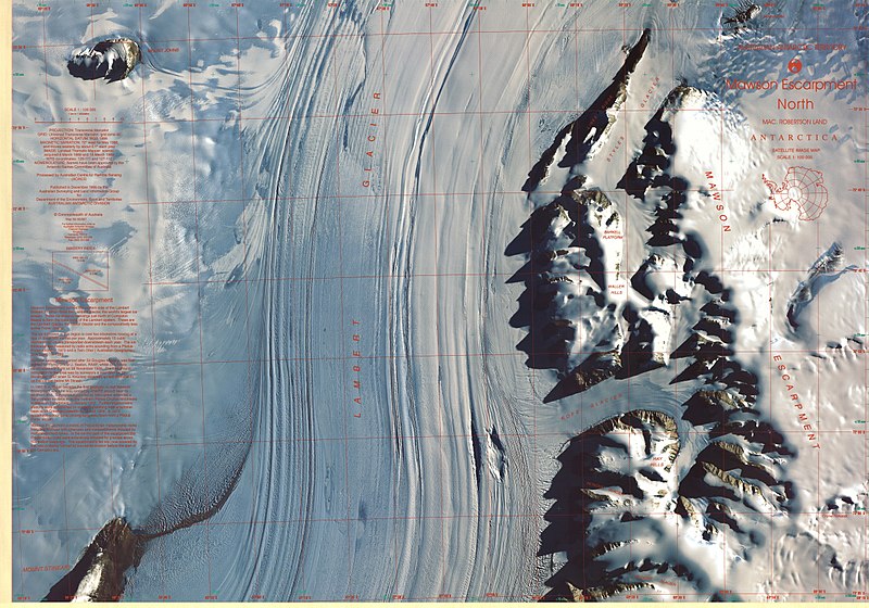 File:Mawson Escarpment North, Mac.Robertson Land, Ostantarktika.jpg