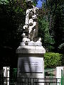 Monument aux morts de Mazaugues avec la phrase de Marx citée par Anatole France