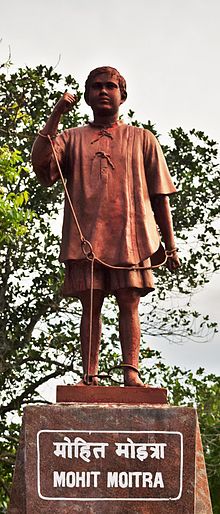 Mohan Moitra Statue.jpg