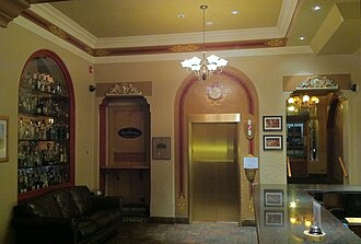 The lobby of the Hotel Monte Vista Montevistalobby1.JPG