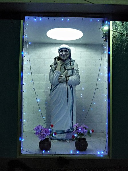 File:Mother Teresa statue3.jpg