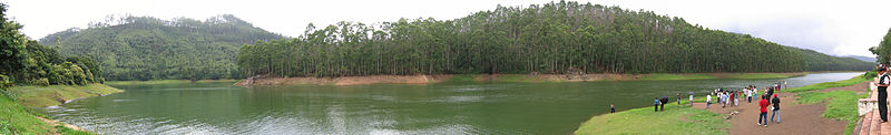 File:Munnar - Echo Point a panoramic view.jpg