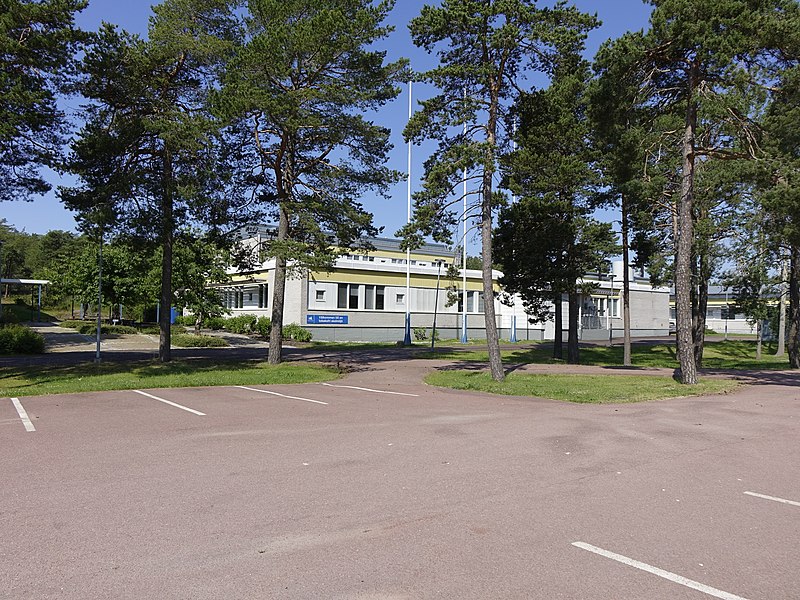 File:Neptunigatan 6, Mariehamn.jpg