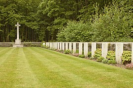 Nieppe-Bois (Rue-du-Bois) British Cemetery 2 1.JPG