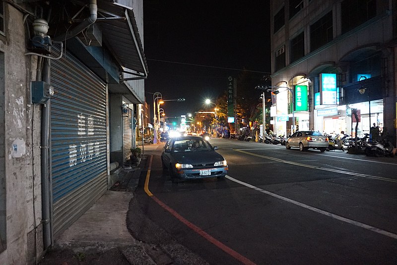 File:Night street Huwei downtown.jpg