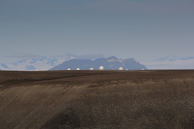 File:Nordenskiöld Platåberget SvalSat Svalbard buiobuione.jpg