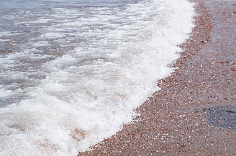 File:Ocean wave on Cavendish Beach - panoramio (1).jpg