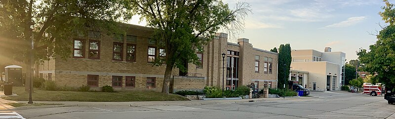 File:Oregon Village hall.jpg