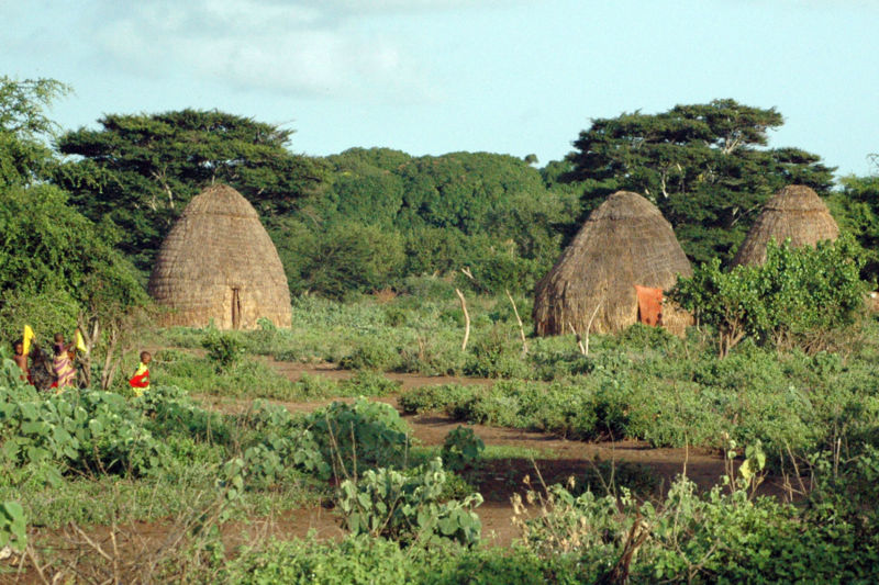 File:Orma Village Kenya.jpg