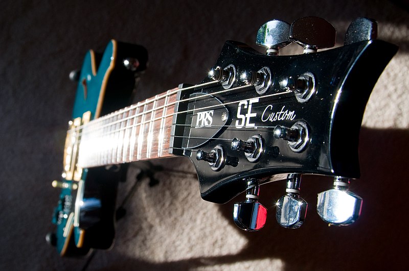 File:PRS SE Custom Semi-Hollow - headstock.jpg